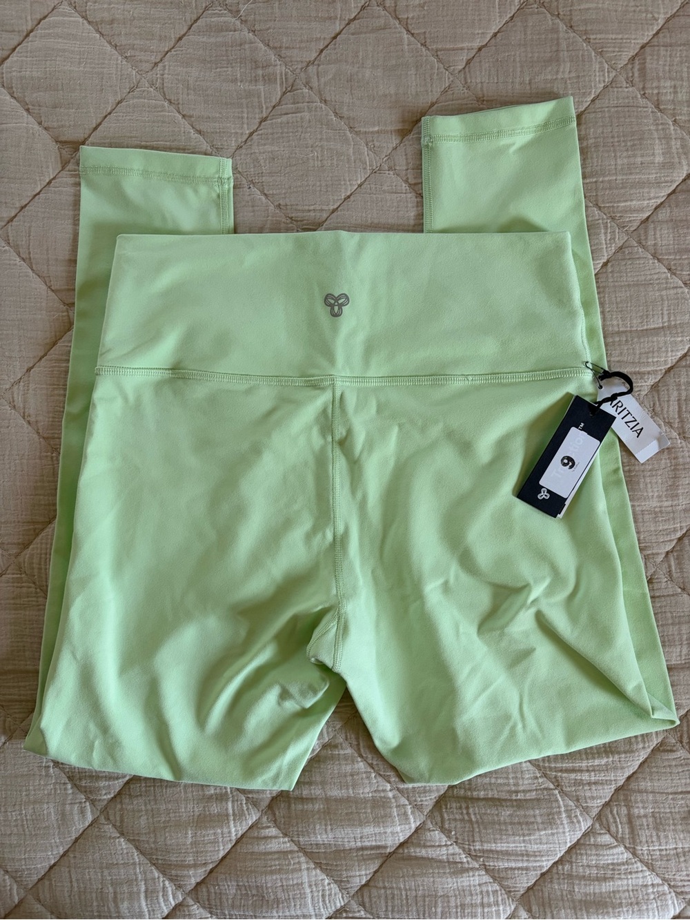 Aritzia Hi-Rise Fresh Mint Green TnaLIFE™ Active leggings Large